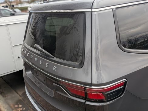 Used 2022 Jeep Wagoneer Series II image 8