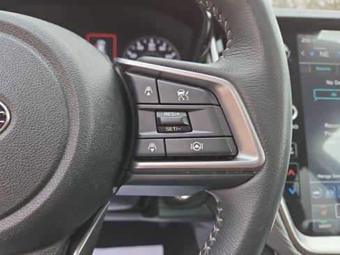 Used 2025 Subaru Outback Premium w/ Popular Package #1A image 19