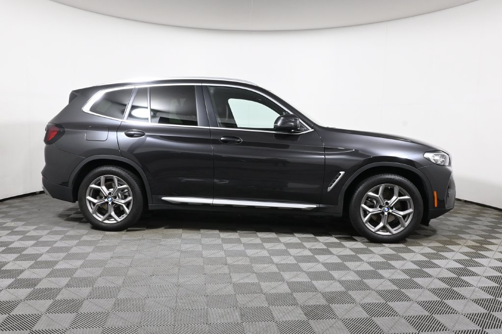 Used 2024 BMW X3 xDrive30i w/ Premium Package w/ZPA AWD/4WD image 8