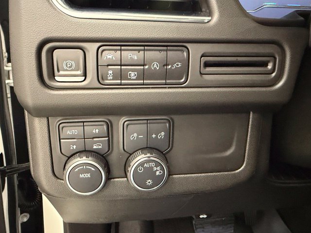 Certified 2022 Chevrolet Suburban RST w/ Sport Performance Package AWD/4WD image 15