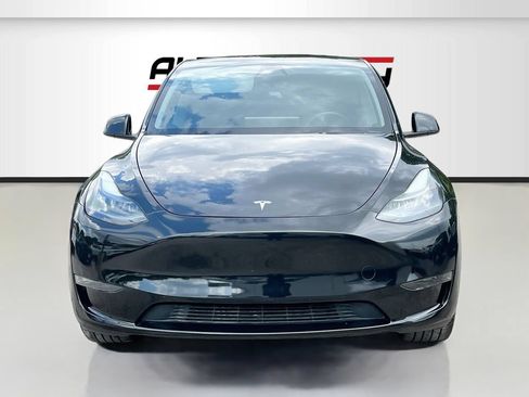 Used 2025 Tesla Model Y Long Range RWD image 2