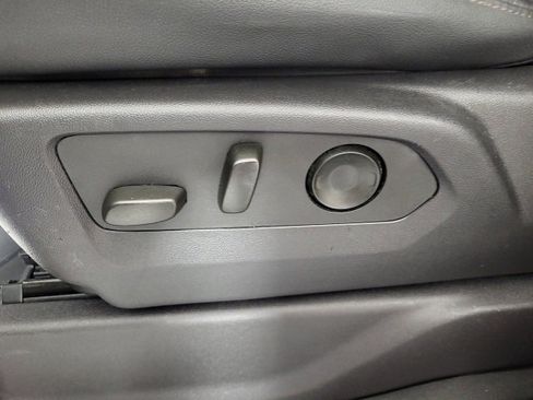 Used 2024 Chevrolet Silverado 1500 ZR2 w/ Technology Package image 16