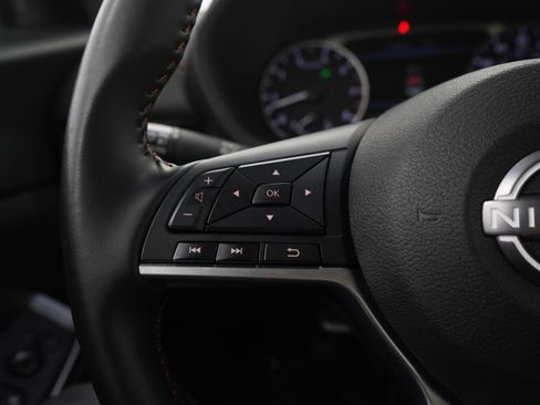Used 2025 Nissan Sentra SR FWD image 23