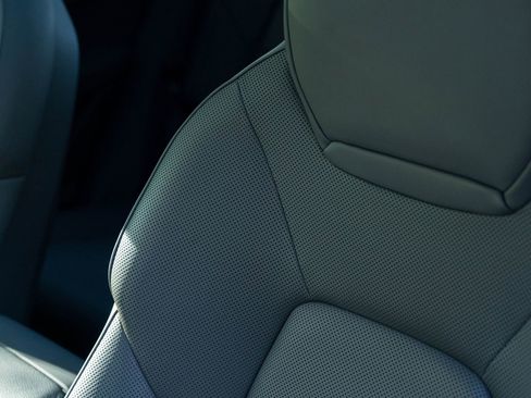 Certified 2023 Porsche Cayenne Coupe image 25