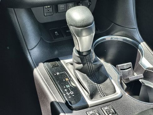 Used 2019 Toyota Highlander XLE image 23