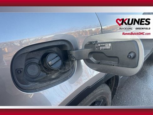 Used 2024 Land Rover Defender 130 X-Dynamic SE image 45