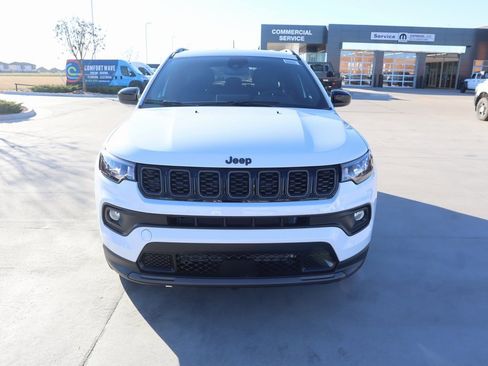 New 2026 Jeep Compass Latitude image 9