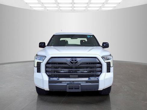Used 2025 Toyota Tundra Limited AWD/4WD image 2
