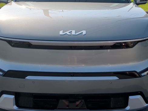 Certified 2024 Kia EV9 Land AWD/4WD image 9