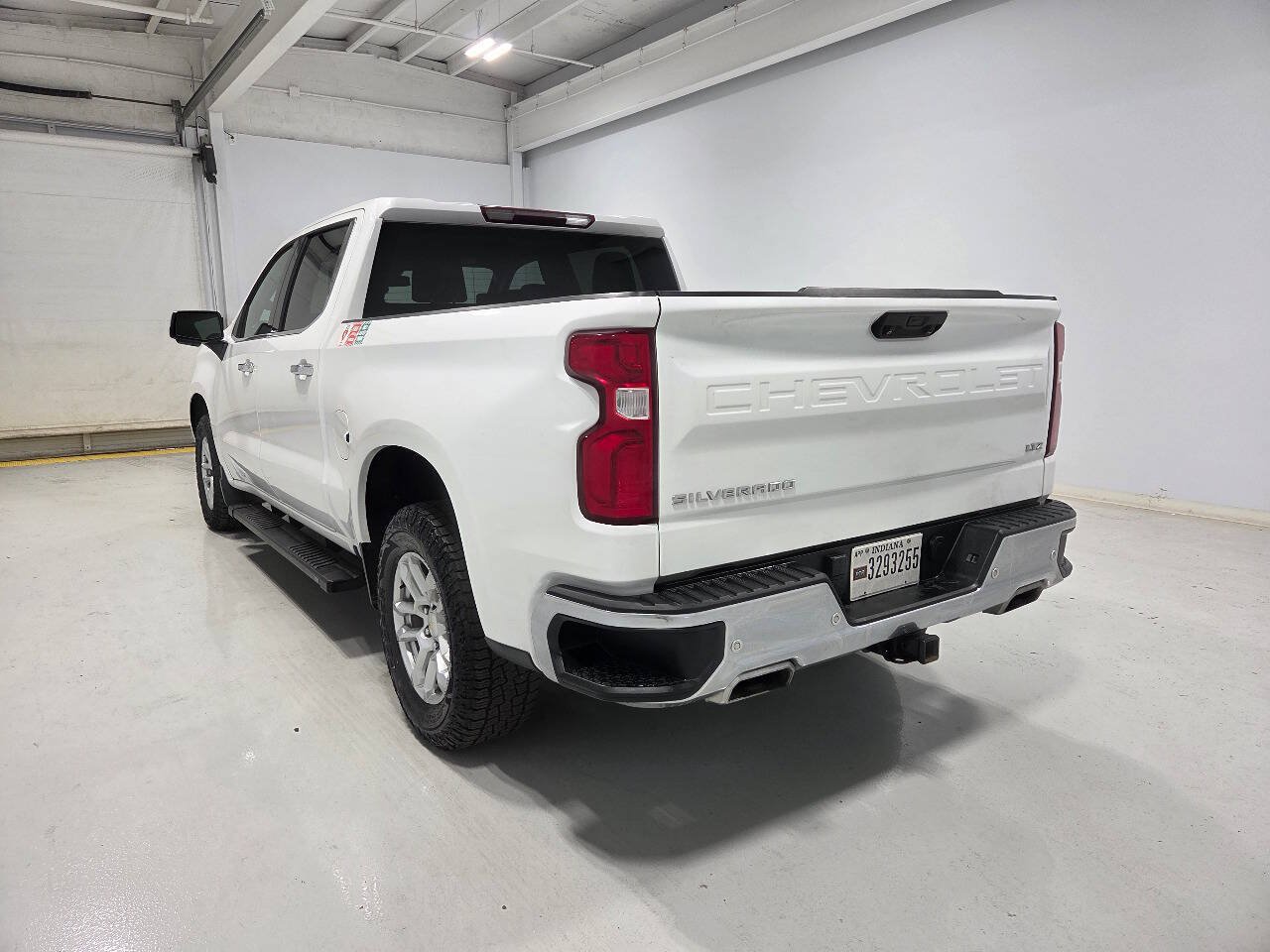 Used 2022 Chevrolet Silverado 1500 LTZ w/ Z71 Off-Road Package AWD/4WD image 8