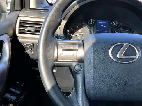 Used 2018 Lexus GX 460 image 24