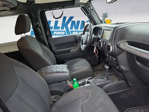 Used 2016 Jeep Wrangler Sport image 15