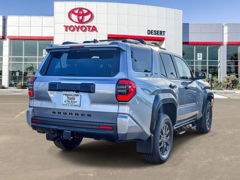 New 2026 Toyota 4Runner SR5 AWD/4WD image 7