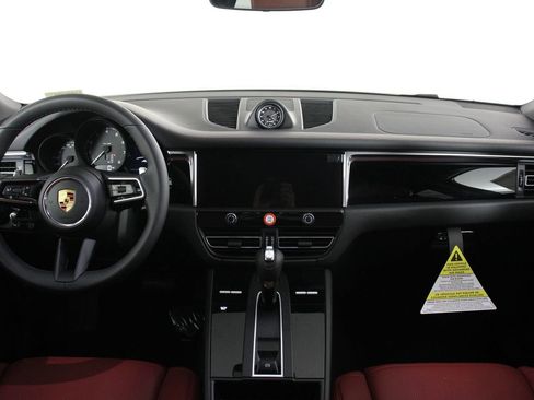 New 2026 Porsche Macan image 11