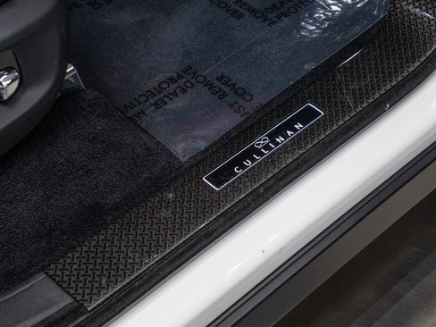 Used 2023 Rolls-Royce Cullinan Black Badge w/ Dark Exterior Package image 35