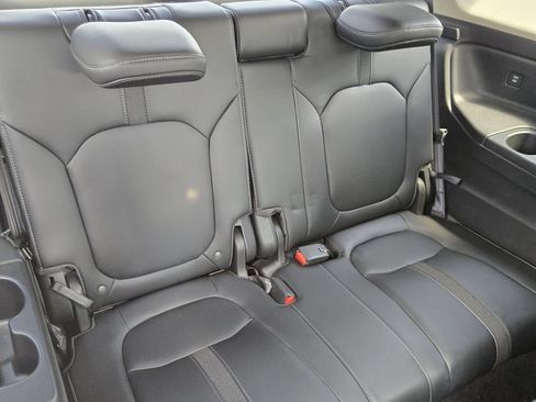 Used 2024 Honda Pilot Touring image 17