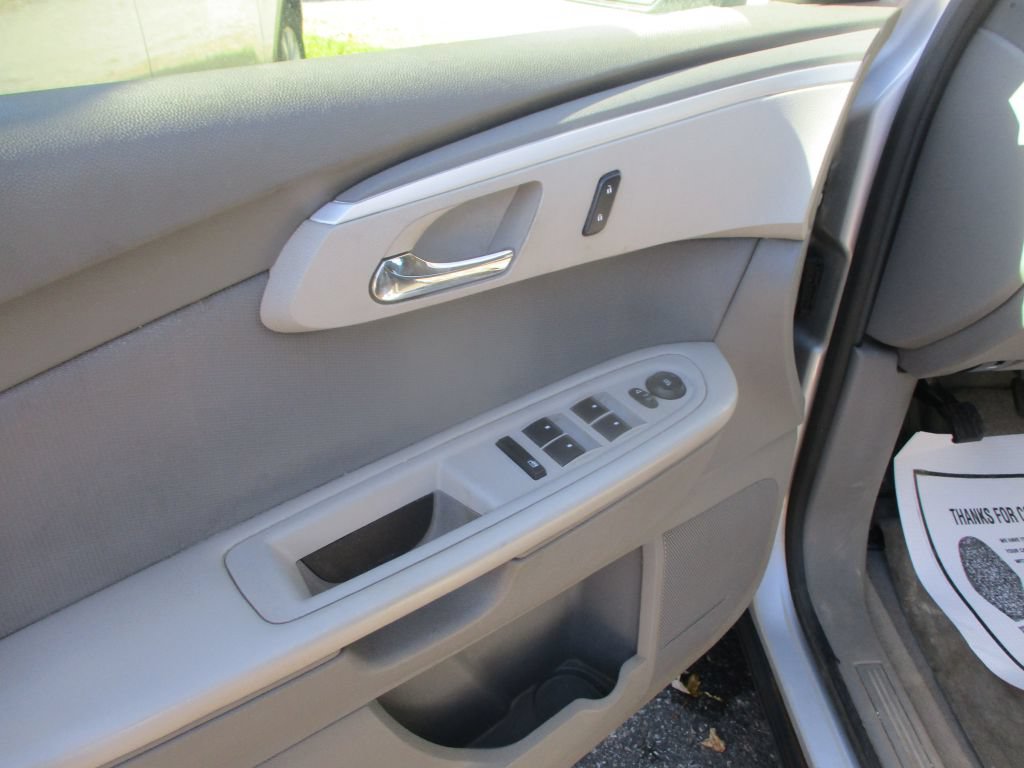 Used 2011 Chevrolet Traverse LS AWD/4WD image 8