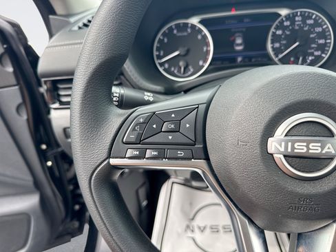 Certified 2024 Nissan Sentra SV FWD image 23
