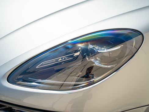 Certified 2026 Porsche Macan AWD/4WD image 30