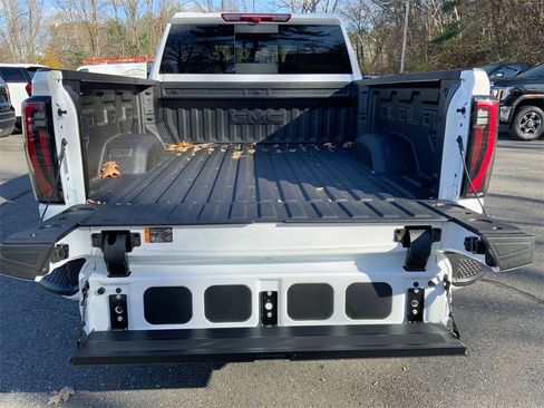 New 2026 GMC Sierra 2500 AT4 w/ AT4 Preferred Package image 24