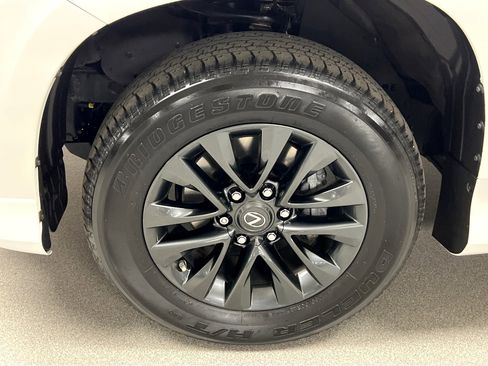 Certified 2023 Lexus GX 460 Premium w/ Premium Package image 37