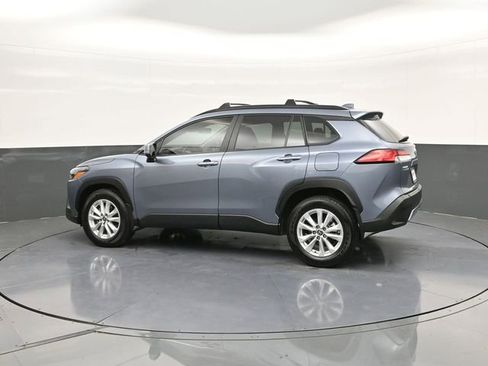 Used 2024 Toyota Corolla Cross LE FWD image 5