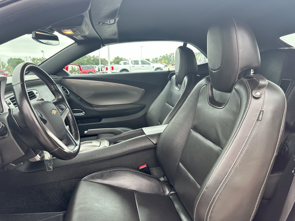 Used 2015 Chevrolet Camaro LT RWD image 7