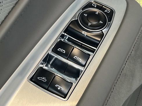 Used 2024 Chevrolet Corvette Z06 image 16