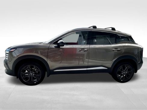 New 2026 Nissan Kicks SR image 9