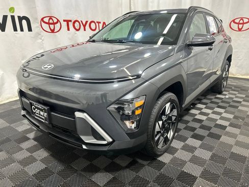 Used 2025 Hyundai Kona SEL AWD/4WD image 3