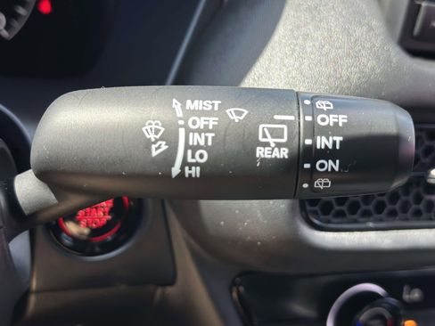 Used 2023 Honda HR-V LX image 17