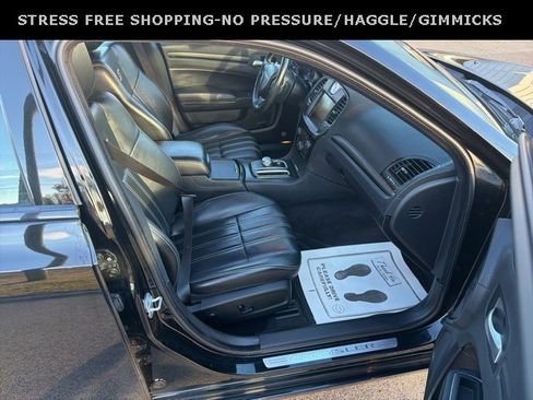 Used 2016 Chrysler 300 S w/ 300S Premium Group image 36