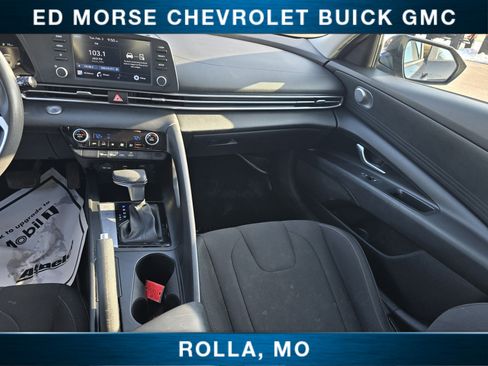 Used 2021 Hyundai Elantra SEL image 25