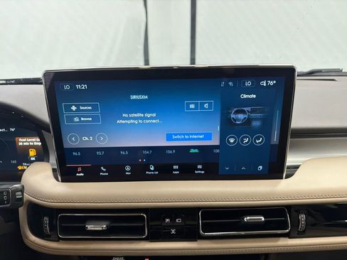 Used 2022 Lincoln Nautilus FWD w/ Premium Package image 28