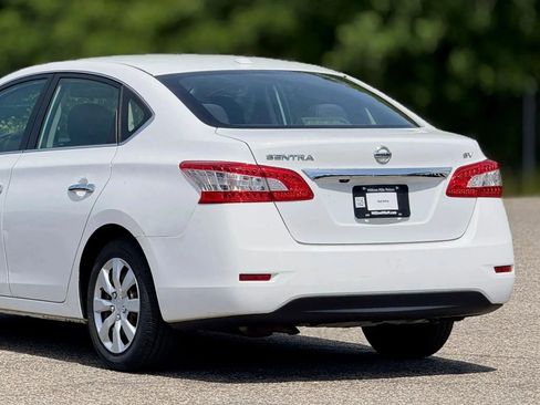 Used 2015 Nissan Sentra SV FWD image 16