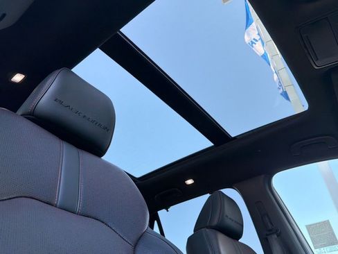 Used 2025 Honda Pilot Black Edition image 17