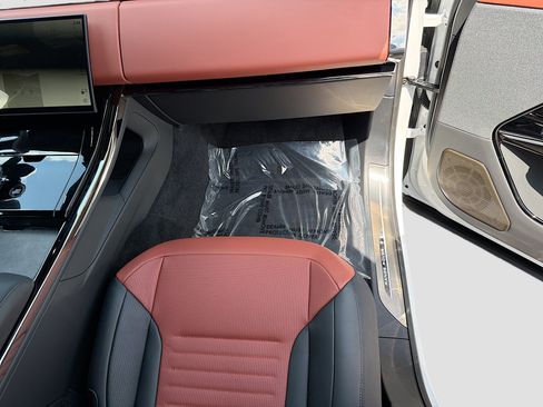 New 2026 Land Rover Range Rover Sport SV image 18