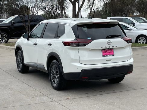 Used 2024 Nissan Rogue S image 4