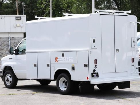 New 2026 Ford E-350 and Econoline 350 Super Duty w/ Power Equipment Group image 2