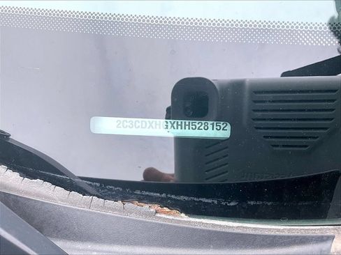 Used 2017 Dodge Charger SXT RWD image 4