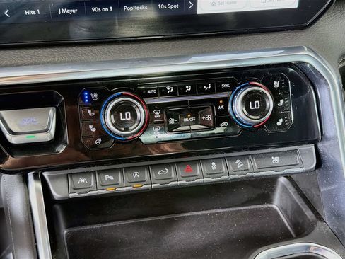 Used 2024 GMC Sierra 1500 Denali AWD/4WD image 42