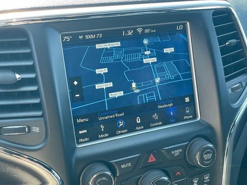 Used 2018 Jeep Grand Cherokee Altitude image 18