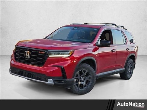 Used 2023 Honda Pilot TrailSport image 1