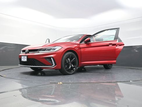 New 2026 Volkswagen Jetta SE FWD image 31