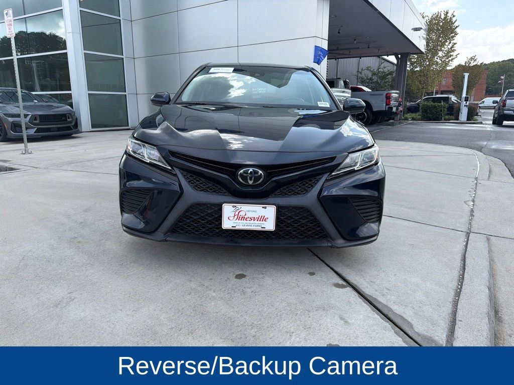 Used 2019 Toyota Camry SE w/ Carpet Mat Package FWD image 3