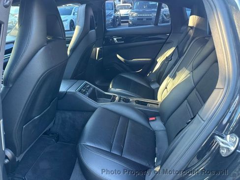 Used 2020 Porsche Panamera image 16