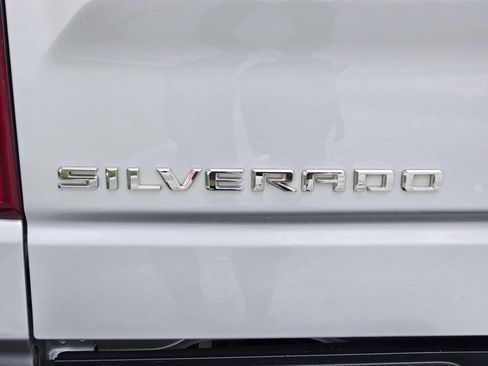 Used 2020 Chevrolet Silverado 1500 LT RWD image 38