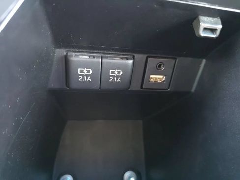 Used 2019 Toyota Avalon XLE FWD image 32