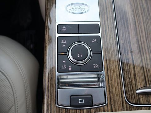 Used 2019 Land Rover Range Rover HSE image 15