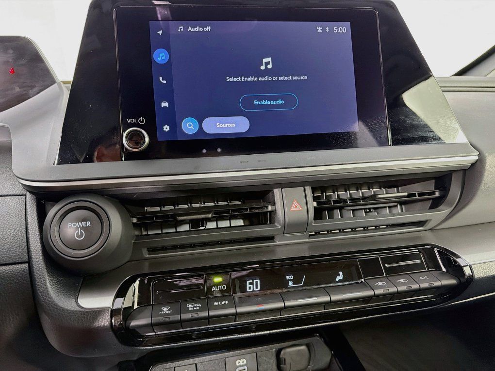 Used 2025 Toyota Prius LE FWD image 19